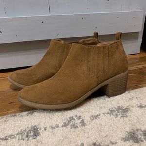 Melrose and Market ankle booties